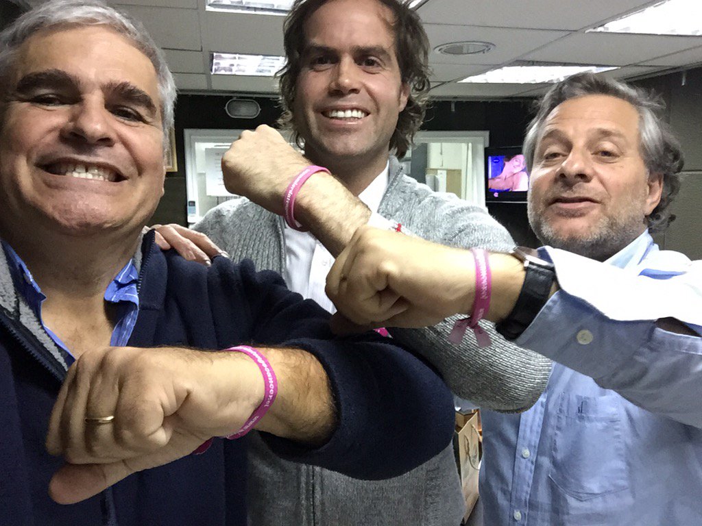 mierdatengoc's tweet photo. #pulserasparaelcancerajeno partiendo con esta iniciativa junto a los Larrain @nicolaslarrain y el H. Calvo Mackenna https://t.co/aT4fHCa99I