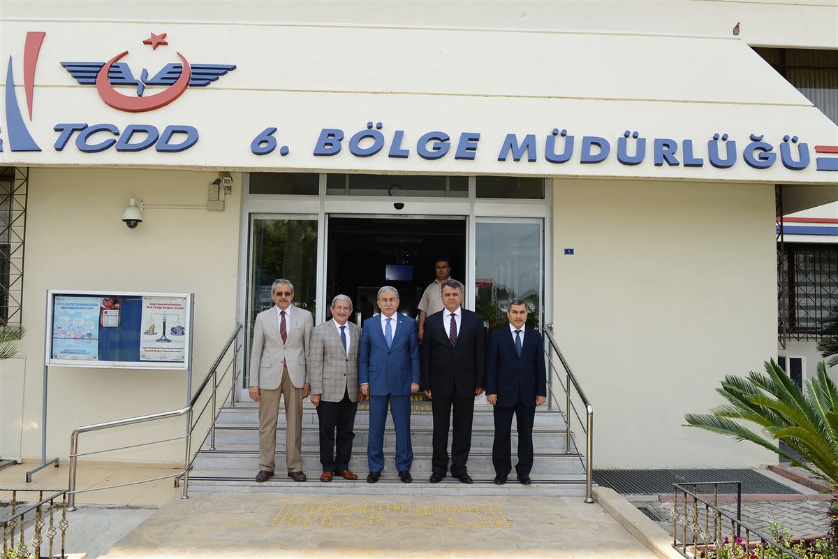 Vali Büyük Veda Ziyaretlerini Sürdürdü
adana.gov.tr/ziyaretveda <a href="/buyuk_mustafa/">Mustafa BÜYÜK</a>