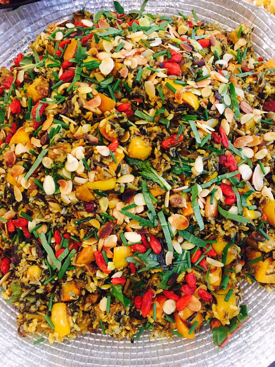LovingSalads's tweet photo. Wild Black Rice with curried apples, goji berries, figs, almonds, apricots, dates, spinach #CorkHour #Cork #healthy https://t.co/kJ6iPxD4qw