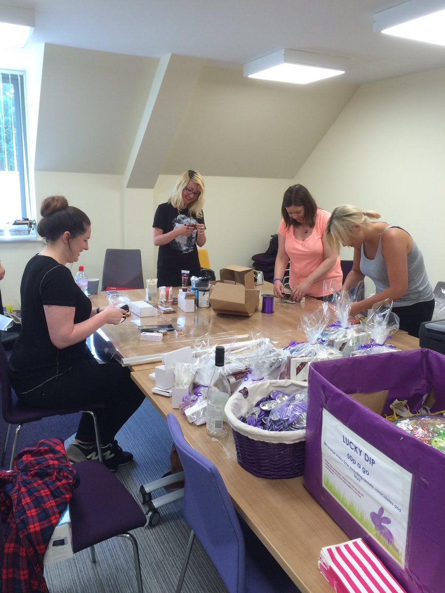 Thanks to the amazing team <a href="/NakedWines/">Naked Wines UK</a> for volunteering with us today to help with bits for the #njpurplepicnic