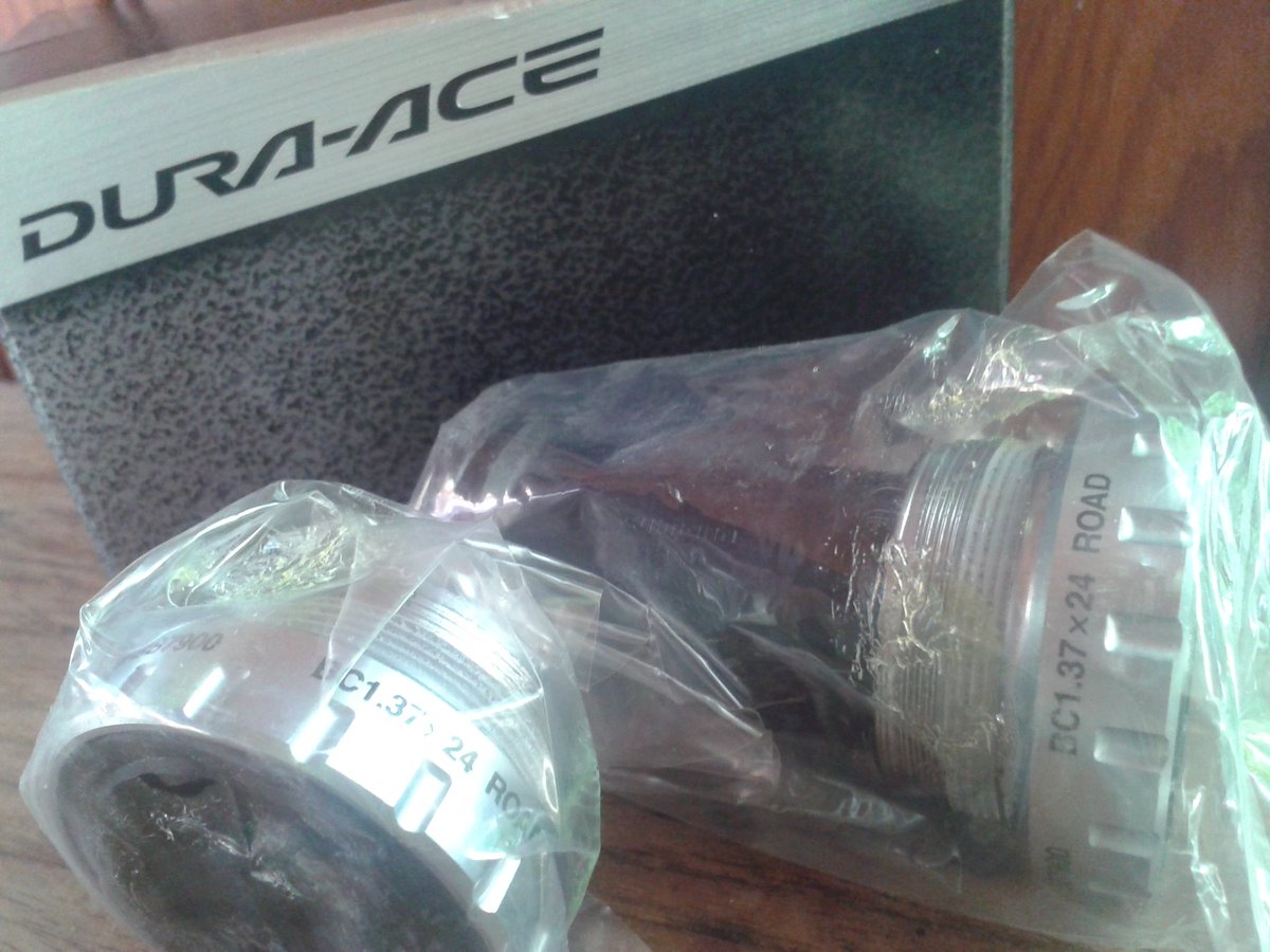 chirundu's tweet image. Sad but the arrival of something as mundane as new #bottombracket still gets me excited #duraace #shimano