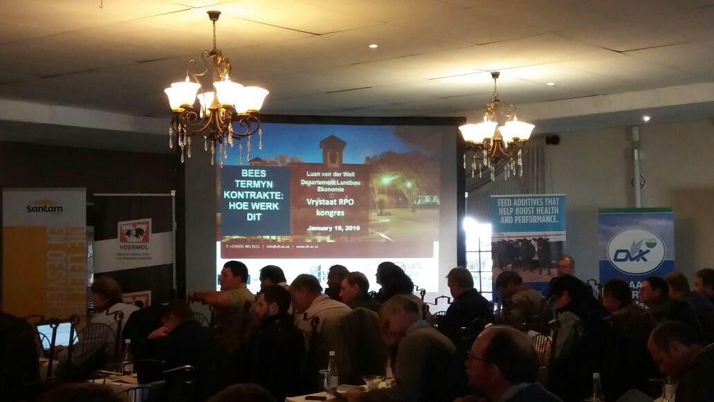 Luan van der Walt <a href="/VdDodo/">Luan van der walt</a> <a href="/UFSweb/">UFS</a> is nou aan die woord by #VSRPO2016 <a href="/Redmeatproducer/">Red Meat Prod. Org</a>