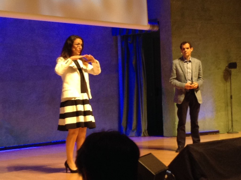 newenergyaborda's tweet image. En la prensentación de @AnaVertedor y @arseotero #salesforceBCN #time4nea