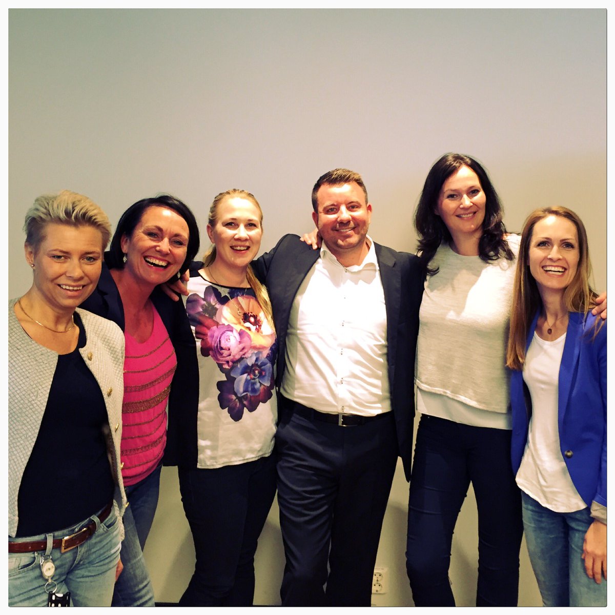 LFillingsnes's tweet image. Girlpower i Atea Løsningssalg Nord på Metaview kurs @LykkeRita @AteaNorge #metaview