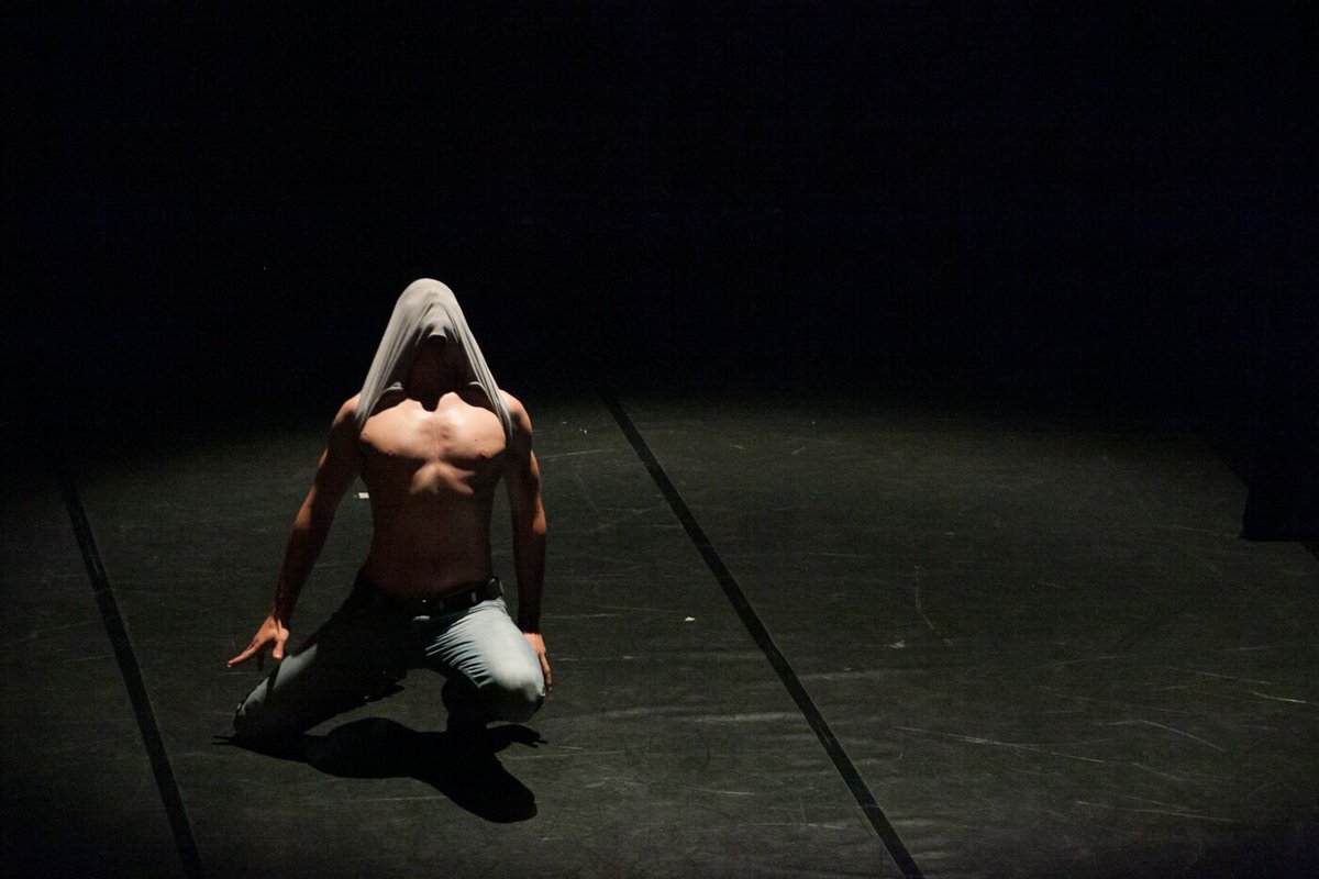 Nuestro componente <a href="/TheValentinov/">Denislav Valentinov </a>  el pasado fin de semana en el Festival Vila-real en Dansa con su pieza HOAX