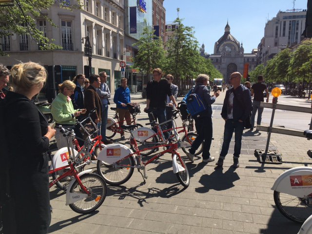 APPMnl's tweet photo. We zijn van start met de Excursie over Fietsdelen in Antwerpen! https://t.co/envvj2huhT