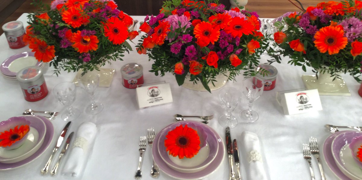 Καντ retweet κ 1 απο εσας κερδιζετε το σερβιτσιο αλλα κ προιοντα ΑΡΙΣΤΟΝ 😃🌺