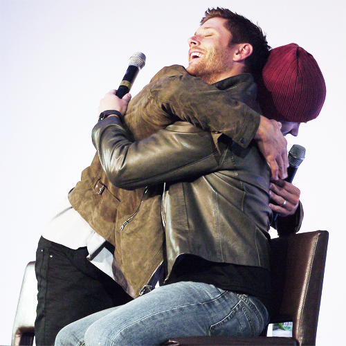 I'm a day late, but still wanted to say that I love y'all❤ I hope we can meet someday! #BestFriendsDay <a href="/ridamughal26/">Ridz</a>