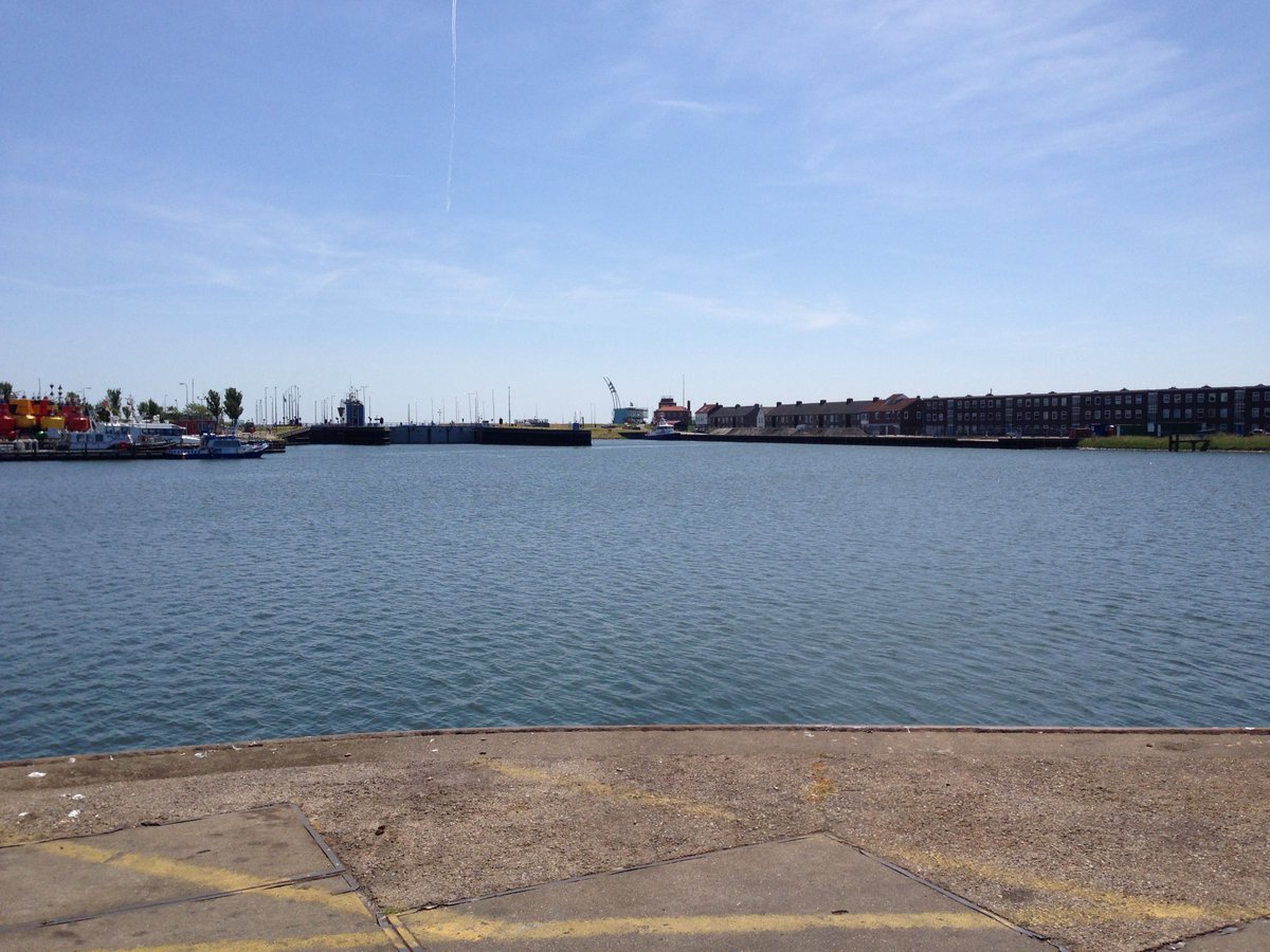 Multi_Engineeri's tweet image. Genieten van een mooie wandeling aan de kade vlakbij ons #Kantoor te #Vlissingen #Genieten #BreakOfTheDay #pictures