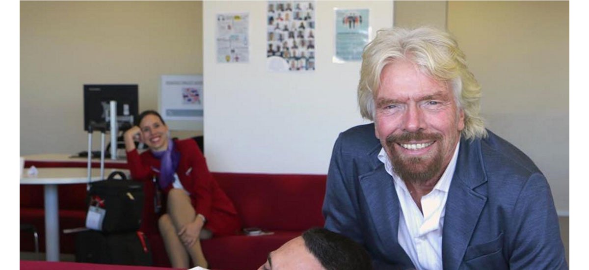 GQ_France's tweet image. Richard Branson surprend un de ses employés en pleine sieste au travail gq.fr/BvGGJu