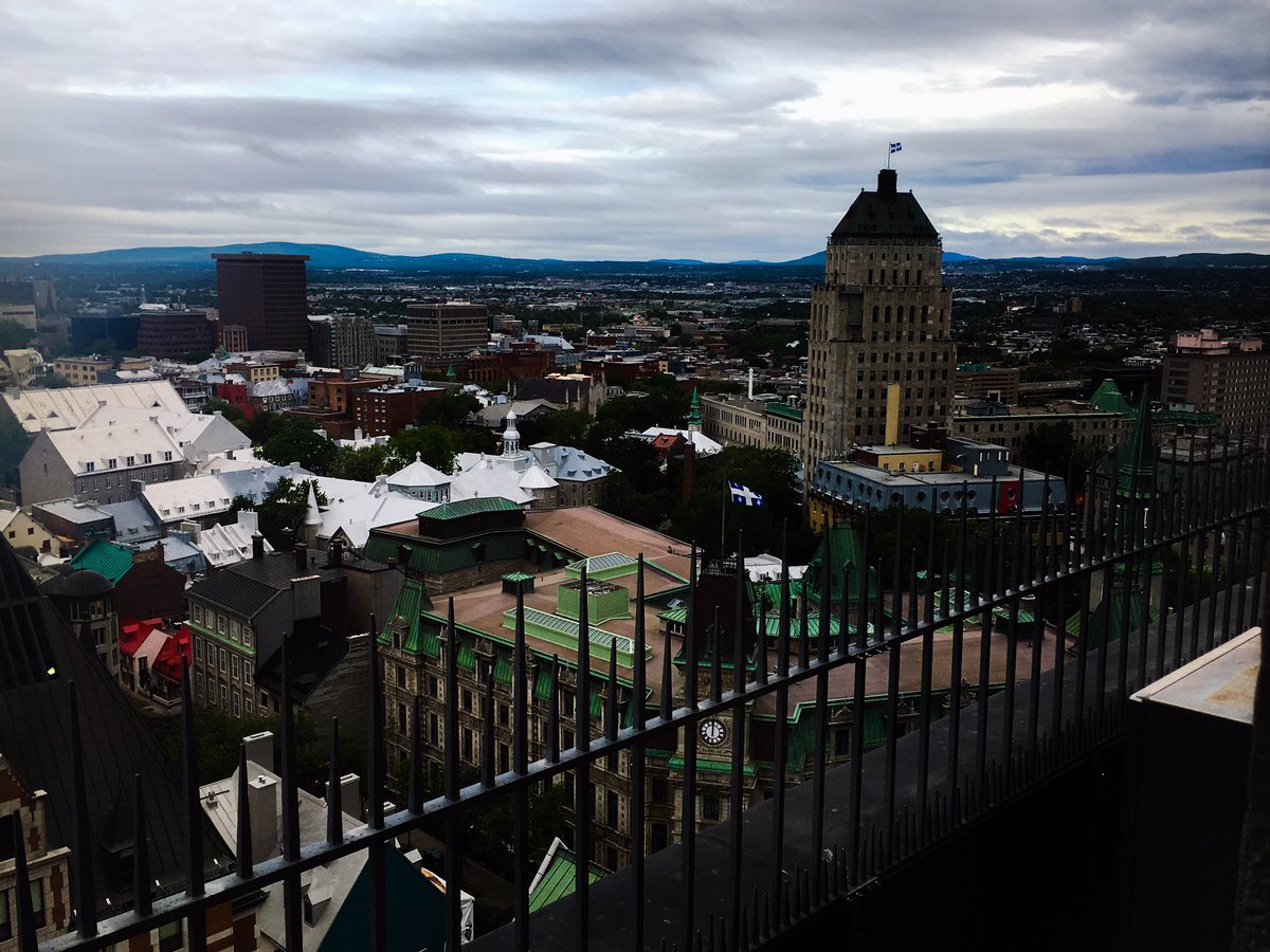 JeanLucLemoine's tweet image. Une grosse pensée de Québec pour mes camarades qui font la dernière de #PDLP 3 ans de fous rires  @PDLPofficiel