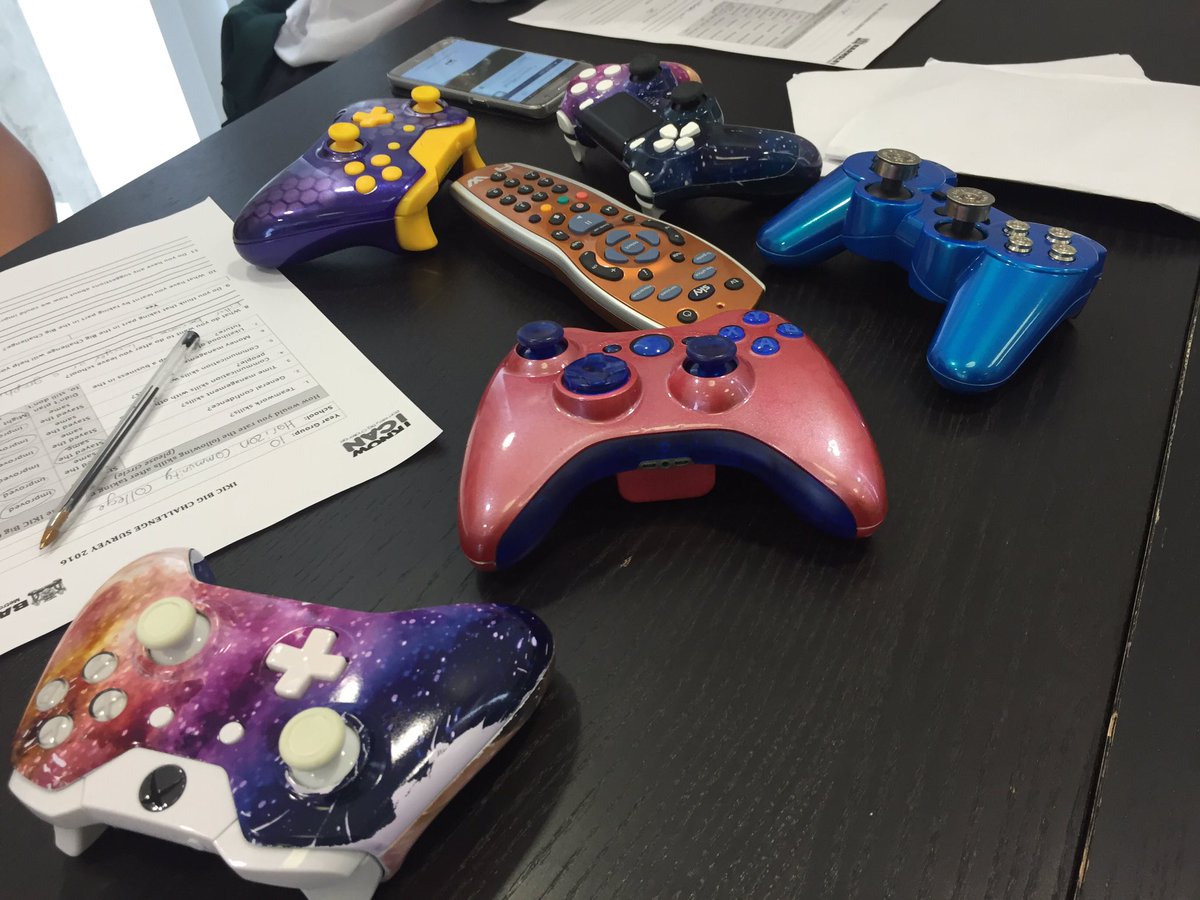 horizon_cc's tweet image. @IKICChallenge @Barnsley_DMC @horizon_cc students here and ready to pitch! #Ikic #business #challenge #barnsleyis