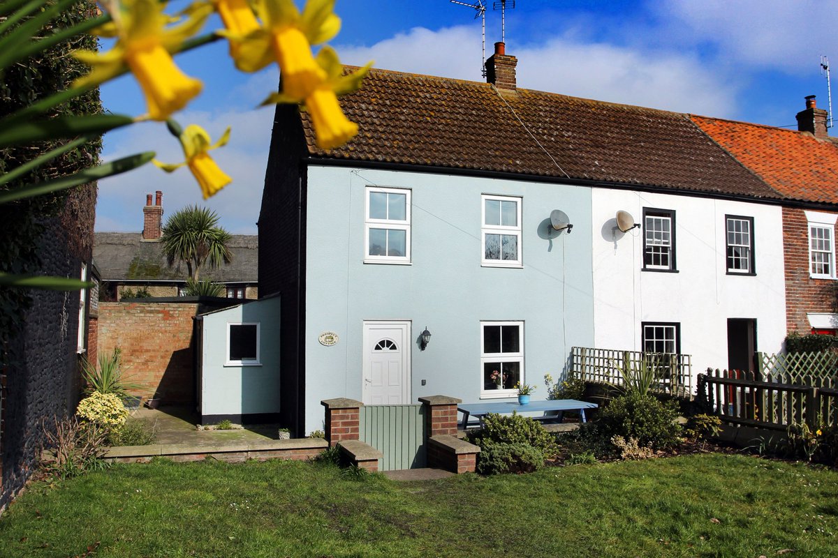 CottageProspect's tweet photo. CANCELLATION Sep 3rd - 10th #WintertonOnSea, Dog friendly #Norfolk Holiday Cottage Sandy Beach &amp; SEALS  #DogFriendly https://t.co/sxvx0nnkGZ