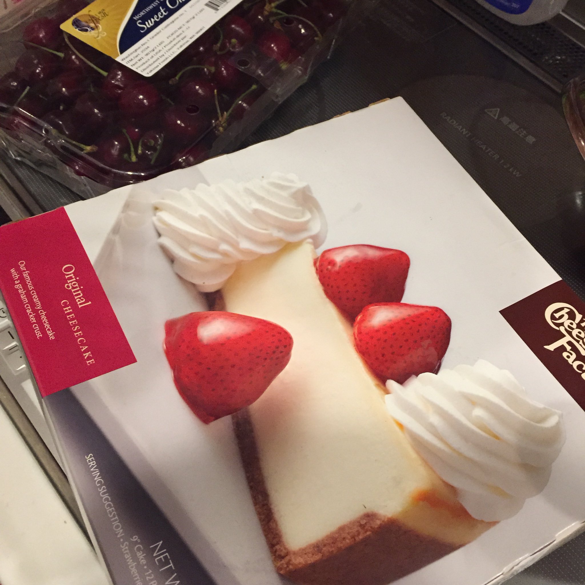 ゆめほーむ コストコでチーズケーキファクトリーのケーキげっと O デ部活 T Co Hjs0lv1fpa Twitter