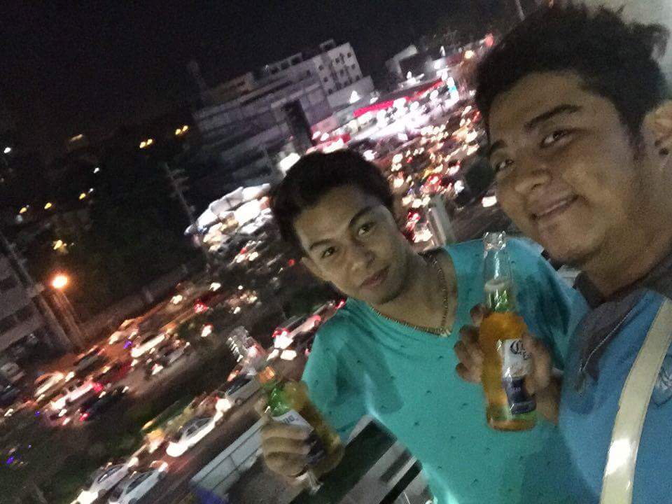 Paucaps's tweet photo. Chillin with my bruhh @JrCruzzz who helped me a lot to reach this day. Happy Graduation!! #USTBATCH2016 https://t.co/s3Ei13oodk