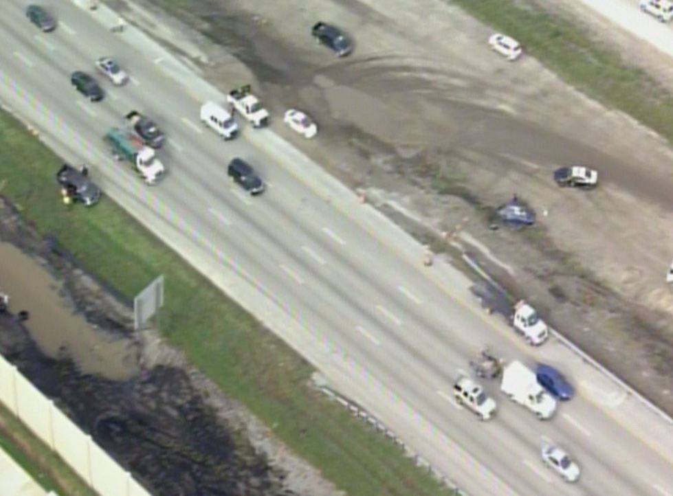 Crash on I-75 NB before Miami Gardens Dr/ two left lanes blocked #TRAFFIC #MIAMI https://t.co/lT1YeALvp7