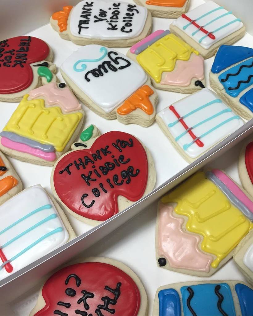 bartonsbakeshop's tweet photo. A great way to send a thank you! @kiddie_college #bartonsbakeshop #cutoutcookies #thankyou #kiddiecollege #schoolbo… https://t.co/rUpipXfxiD