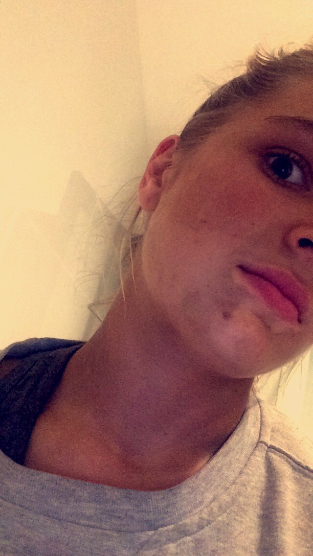 HanOrval's tweet image. Do not, I repeat, DO NOT, brush your teeth after getting a spray tan ..