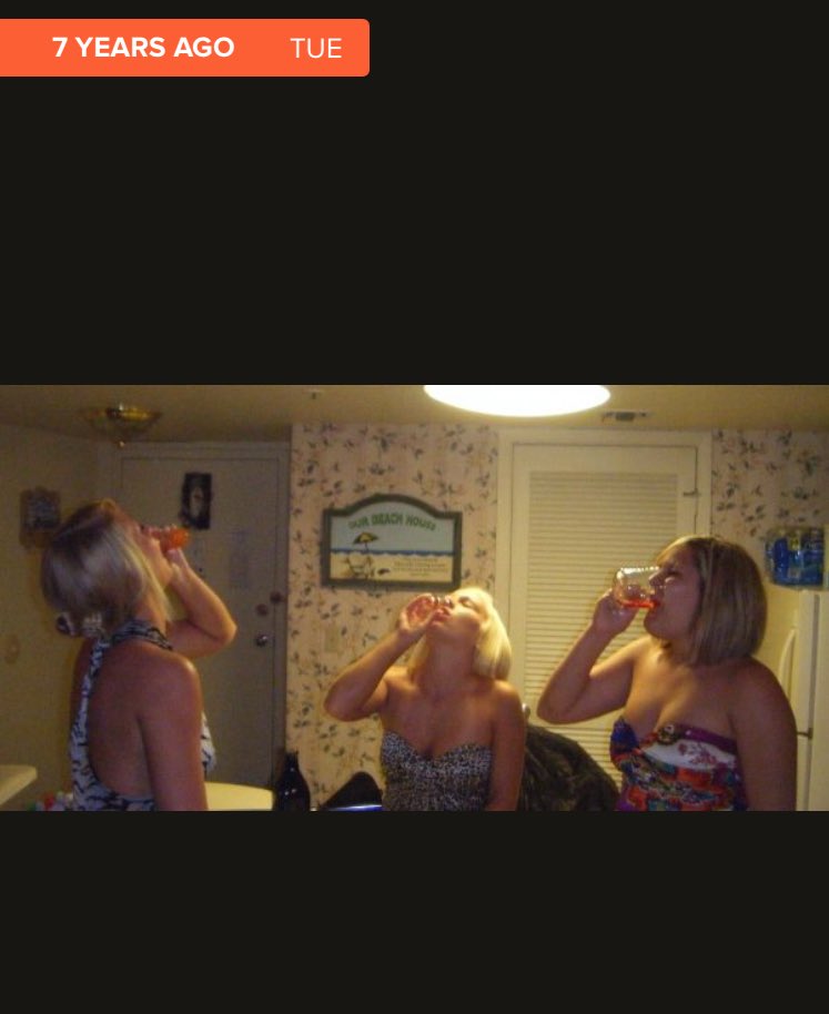 alzcat_'s tweet photo. throwin' it back 7 years to my senior trip 🤘🏼💁🏼 #classof2009 #beforesnapchat #digitalcameraera @paigeE51 https://t.co/nAh9i4Jdnv