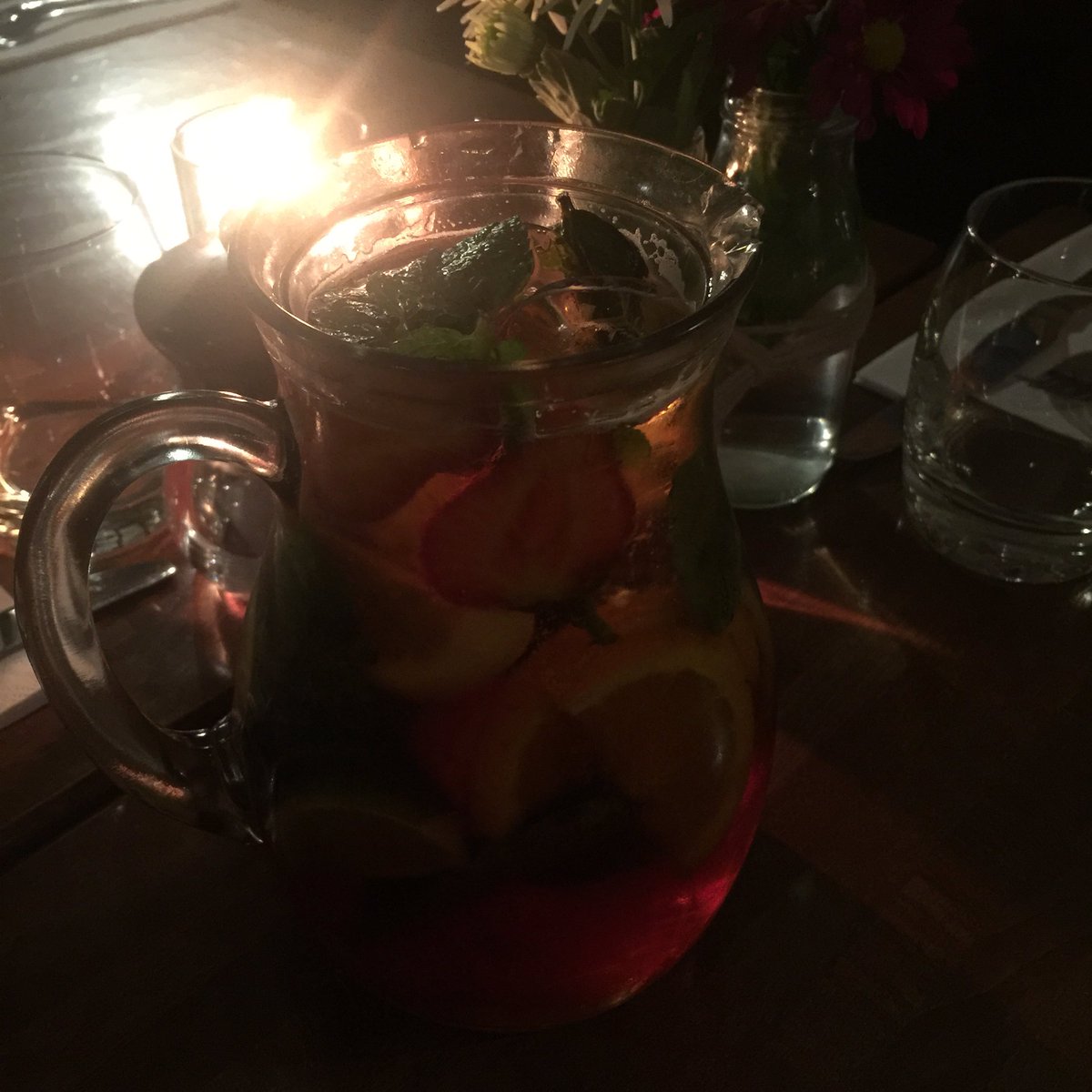 jems_lou's tweet image. Third night @HudsonsHouse we do love it here!!Thank you for the Pimms #brilliantvenue #brilliantfood #brilliantstaff