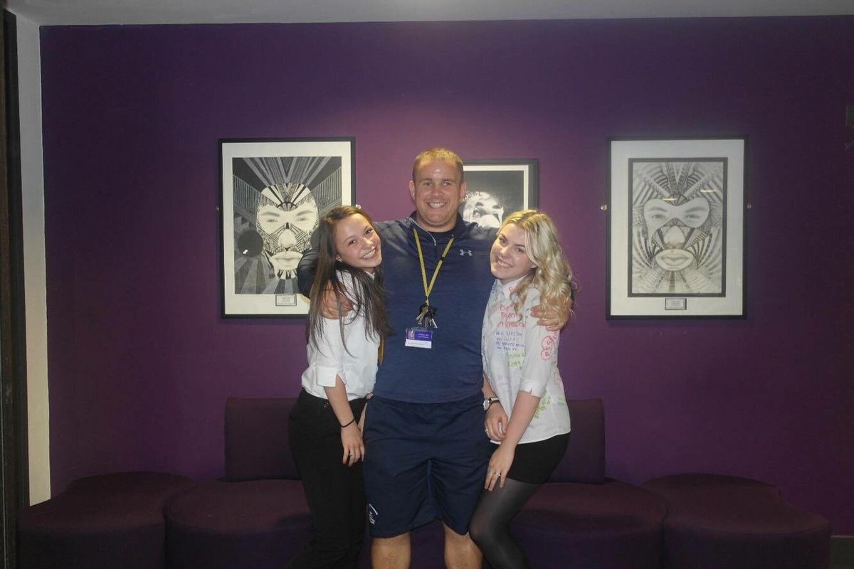VikingRea's tweet photo. Mr Fraher clearly seems sad we're leaving 😂 #leaversday @MrFraher @LorisPhoenix https://t.co/TDbaEUiuFG