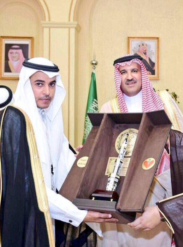 سبق حرب On Twitter أمير المدينة المنورة يكرم الإعلامي ماجد بن عبدالله الصقيري الحربي بعد نجاح عمل قلوبنا تحتاجكم نبارك له