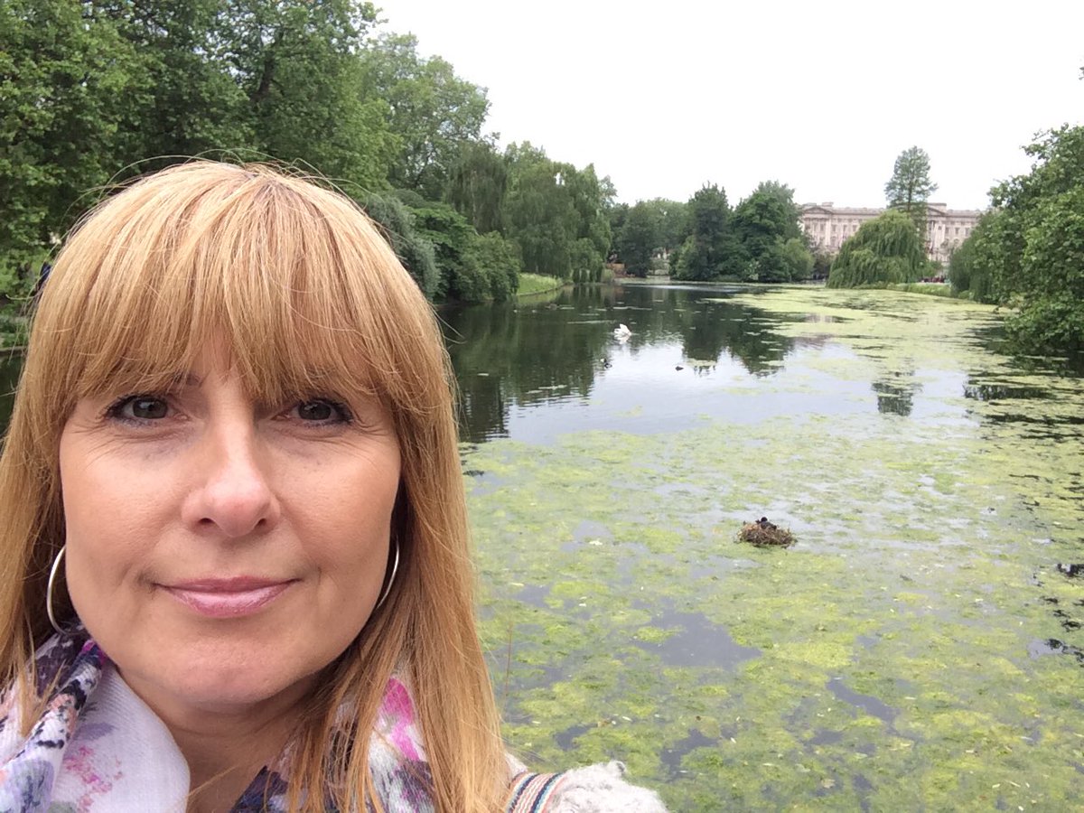 Hi #otleyhour! Been to see the #queen! How was your #halfterm? Back into the swing yet?