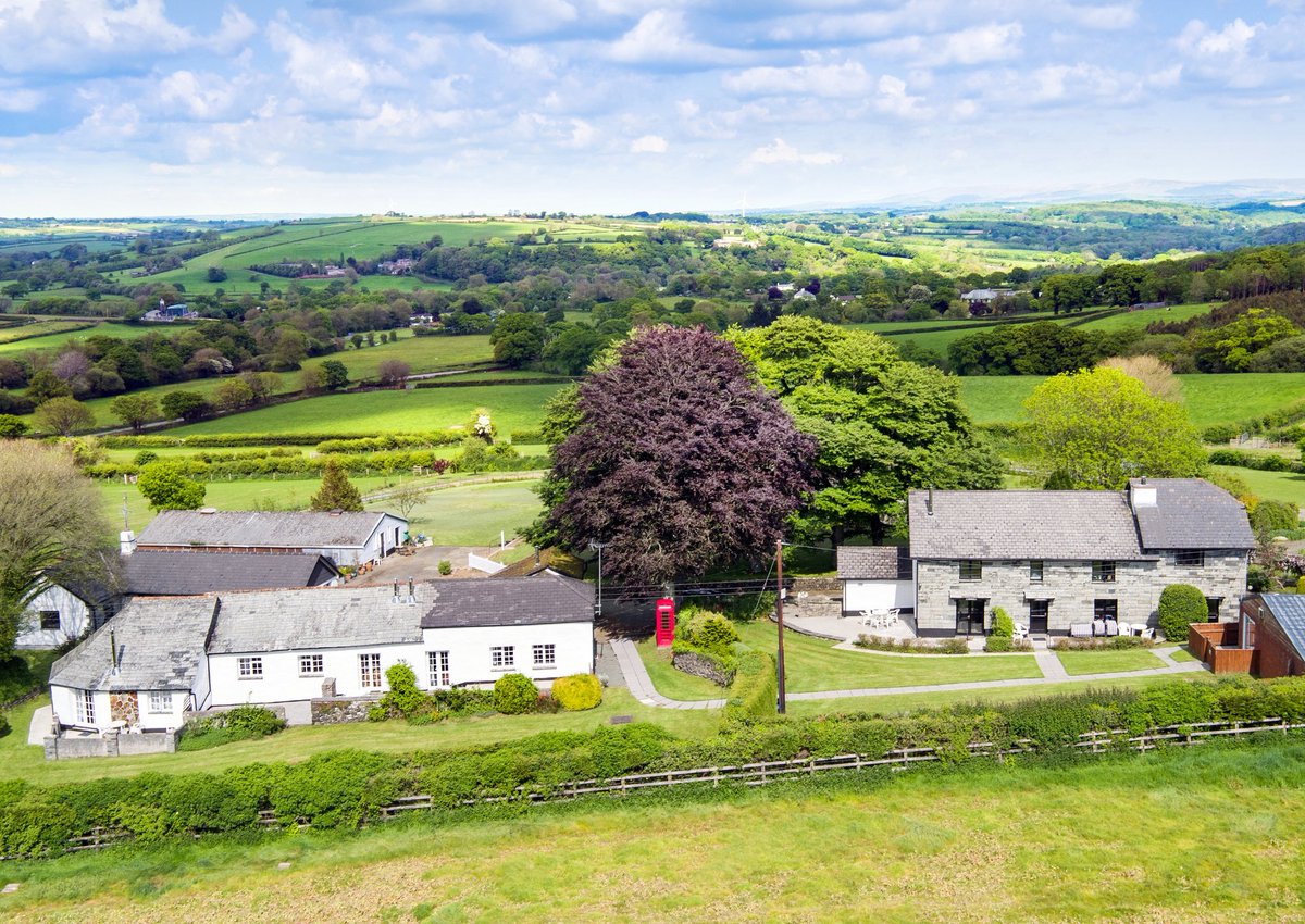 Beautiful views <a href="/BamhamWeddings/">HigherBamhamWeddings</a> <a href="/kitevisiondrone/">Kite Vision</a> @Tamartourism @LauncestonTIC  #sunshine #weddings #Cornwall