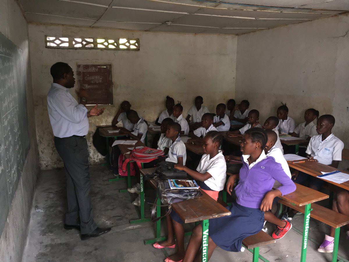 Tracaf's tweet photo. @Nestornongo ha estado en el #Congo y pudo comprobar la gran labor de #Tracaf en la enseñanza, salud... https://t.co/1h8auQN46u