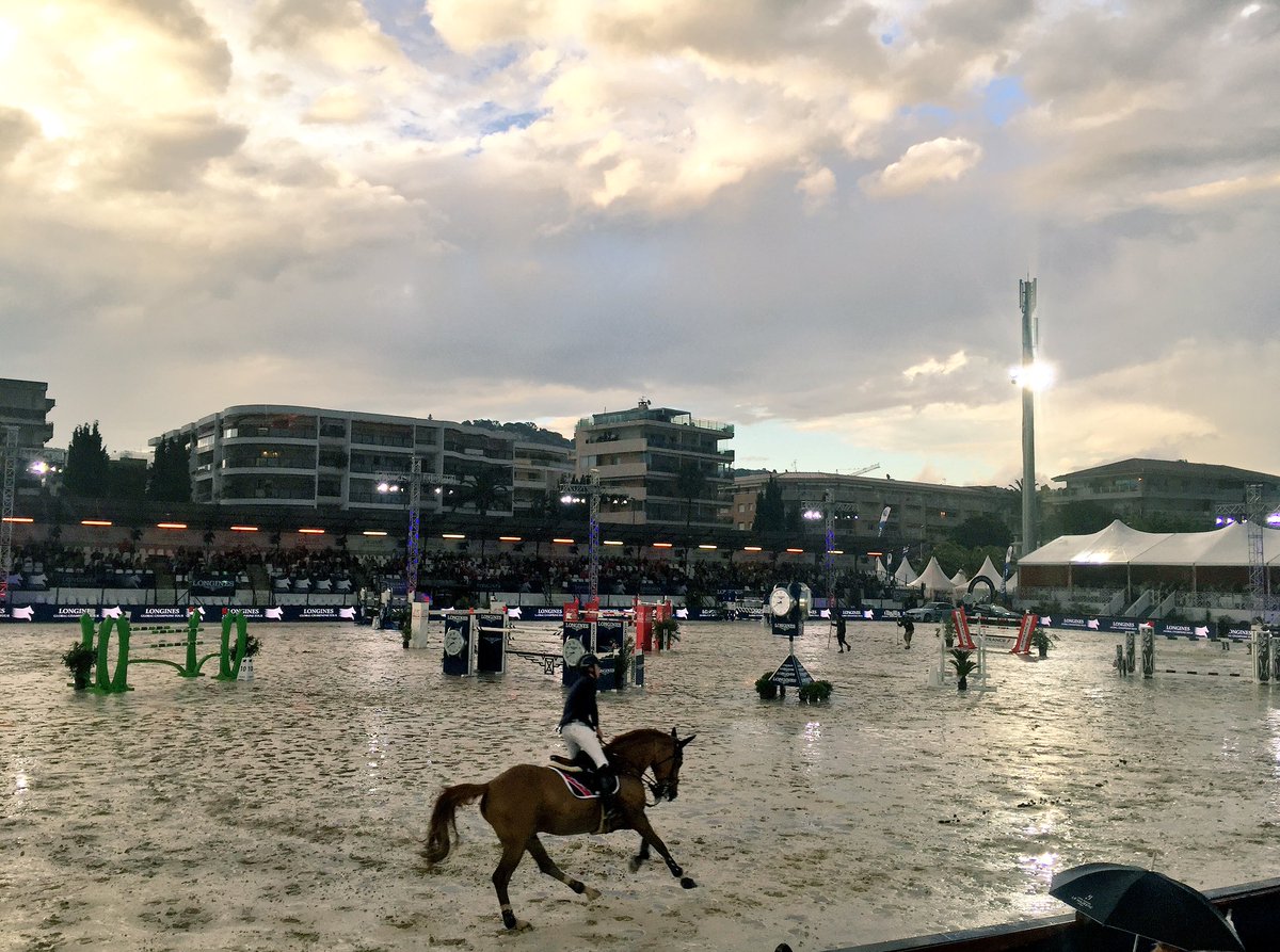villecannes's tweet photo. Le #Jumping2016🐎 débute ce soir ! Les meilleurs cavaliers à #Cannes durant 3 jours #CannesCapitaleSportPleinAir https://t.co/2YczOwgiDk