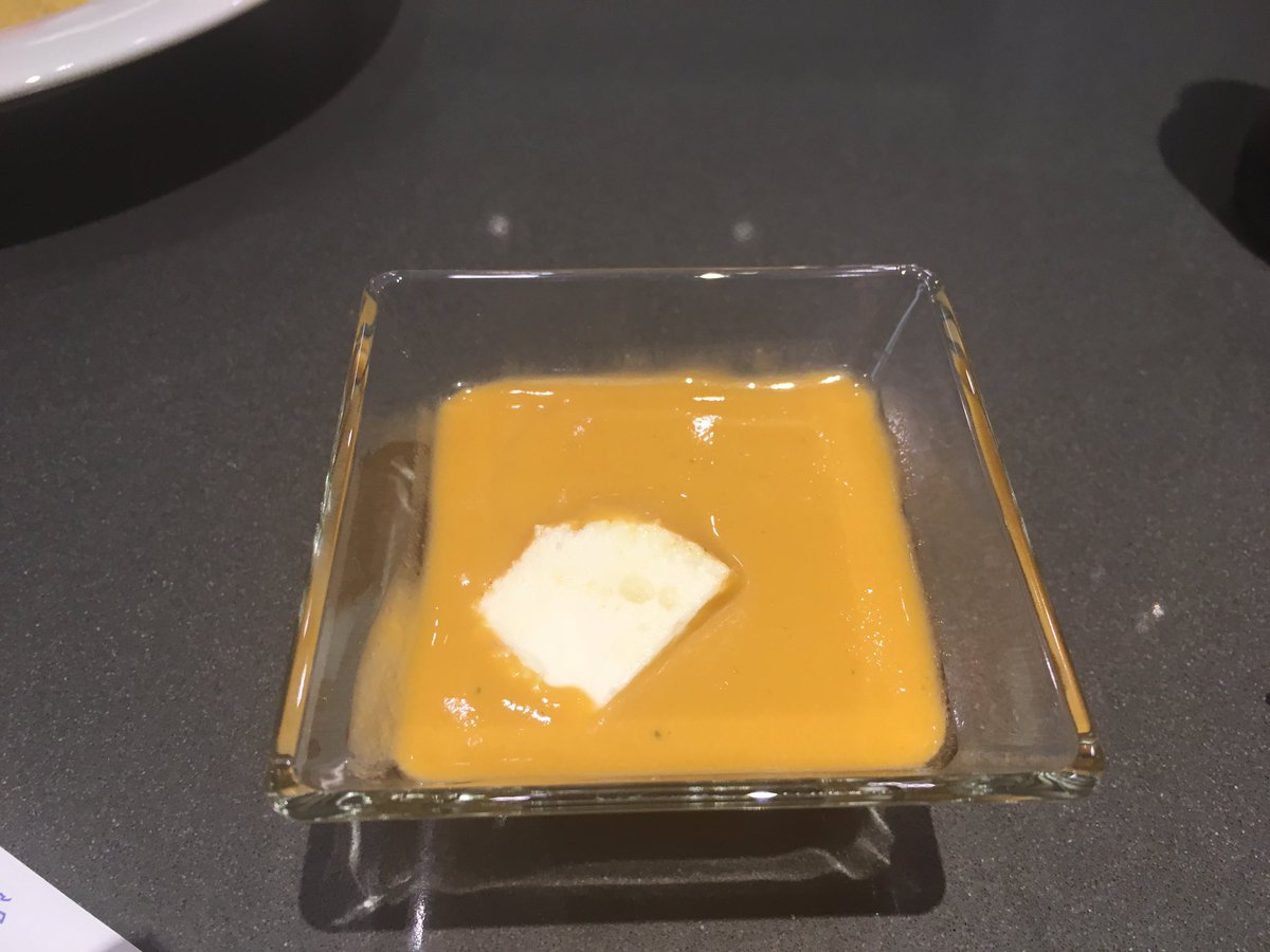 josefacal02's tweet photo. #sportcooking y para acabar los gazpachos uno tradicional con queso de cabra. Buenísimo! https://t.co/kPCUwxE4tQ
