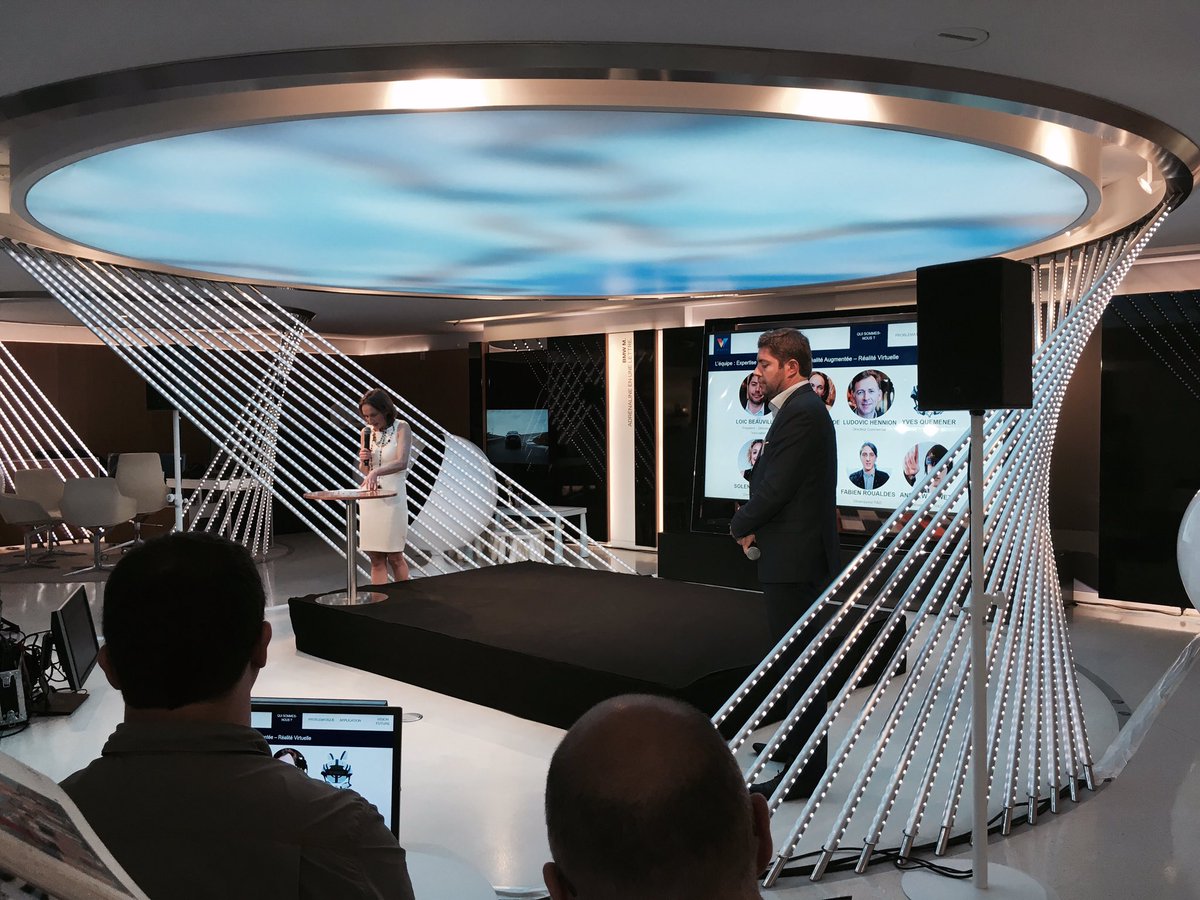 BMWGroupFrance's tweet photo. 15ème startup de la journée, #WosomTech réinvente le manuel d'utilisation grâce à la réalité augmentée. #BMWTechDate https://t.co/fzEJo42S8i