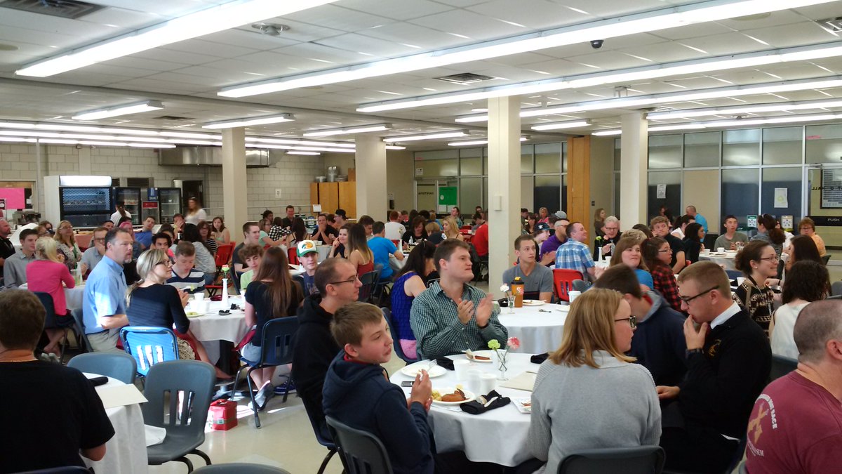 jesimpson456's tweet photo. LBHS Breakfast of Champions-Go Lords! Awesome...#BeFiercelyProud! https://t.co/KrOdprkaeC