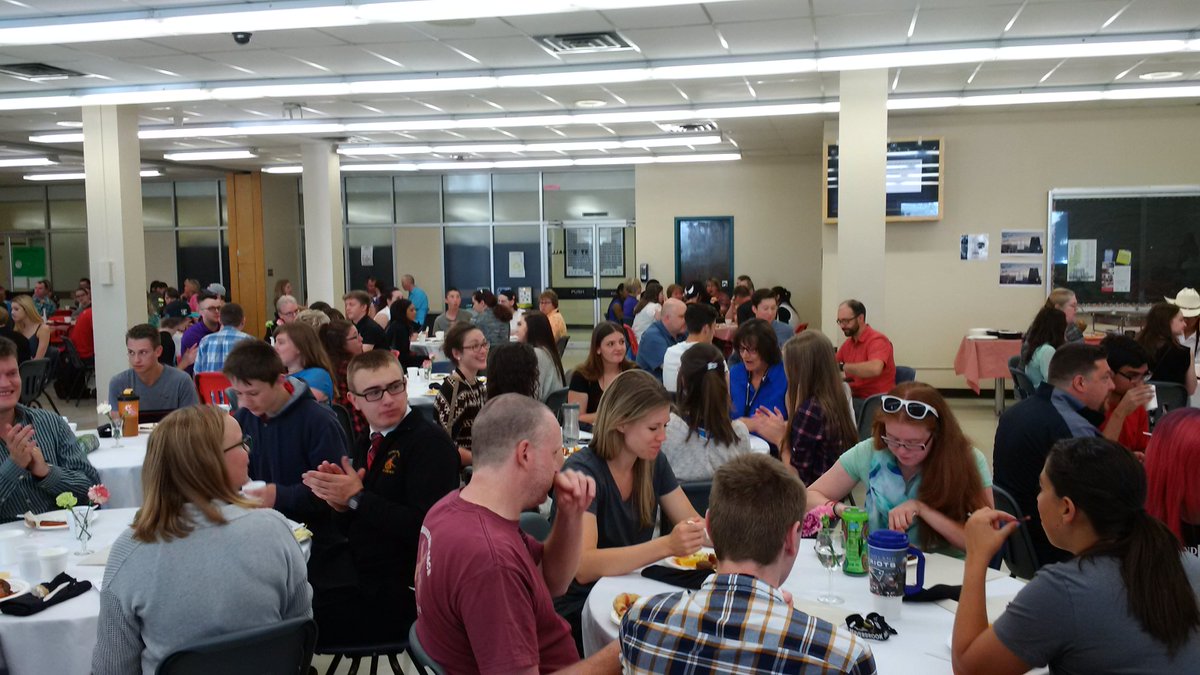 jesimpson456's tweet photo. LBHS Breakfast of Champions-Go Lords! Awesome...#BeFiercelyProud! https://t.co/KrOdprkaeC