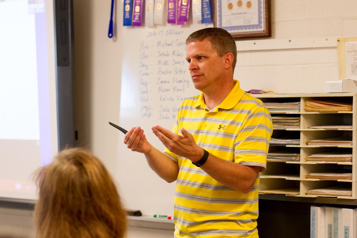 illinoisALEC's tweet photo. Thanks to the @IllinoisFFA members & advisors who taught teachers how to @Teach_Ag & train CDE teams. @ACESIllinois https://t.co/upSavK7CXo