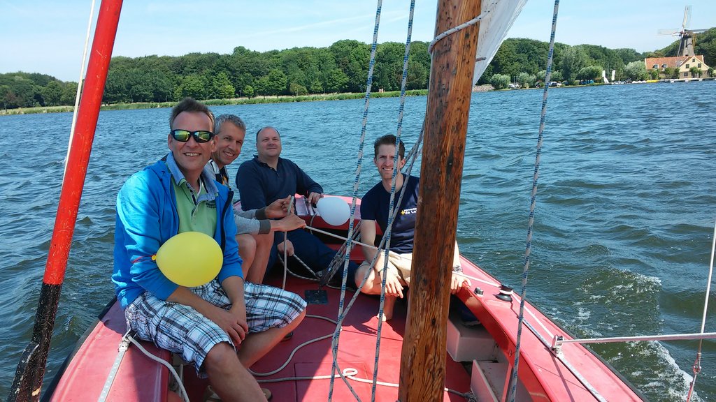 Ja hoor! We zeilen! Topteam :) met oa <a href="/robmartens/">Rob Martens</a> #Stedin #sporttop