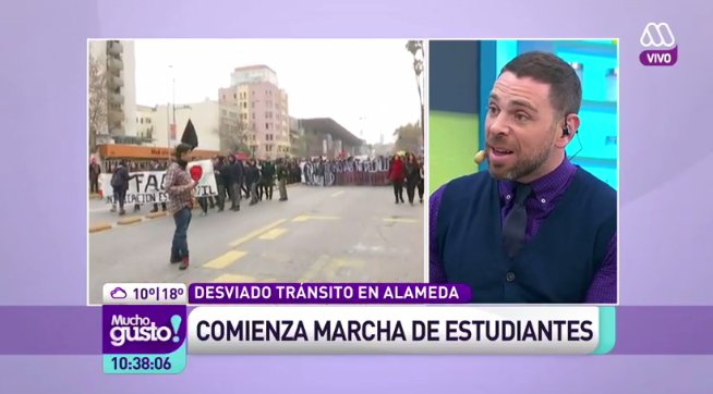MuchoGustoMEGA's tweet photo. .@jananeme regresó al estudio para detallarnos la situación que se vive en Santiago con la marcha y rotura de matriz https://t.co/qi0G24ulEE