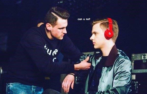 jyrimemes's tweet photo. when ur mom is checking ur clothes to make sure u wont get cold outside https://t.co/RmmvlZn8Qz