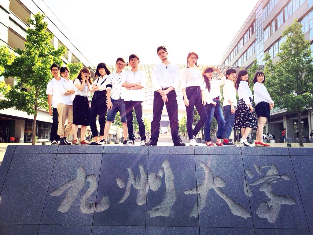 steban_eti197's tweet photo. 今週は白シャツの日でした!
スーツの日と同じ構図😎
皆のおかげで毎週楽しいな;)
ていうか皆カッコつけてる中でぬぼーっと立ってるれおん何なんwツボww
#WhiteShirtDay #21cp https://t.co/bRKZZUnVyN