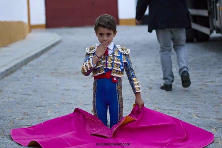 "Un derecho no es lo que alguien te debe dar. Un derecho es lo que nadie te debe quitar" 

Eleanor Roosevelt