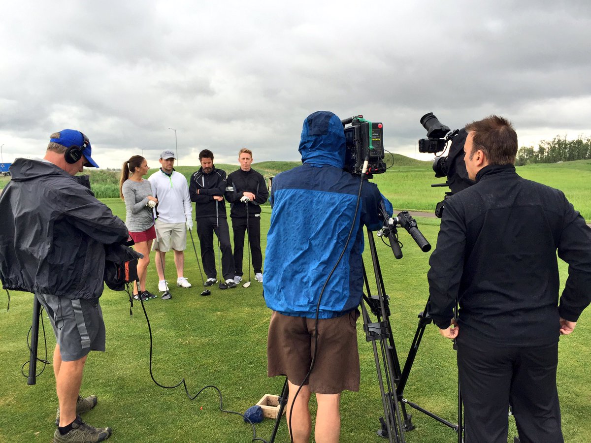 dstnlnks's tweet image. Intros and getting the Pro Tip on a somewhat rainy AM @RedTailLanding w/ guest Mark Letestu