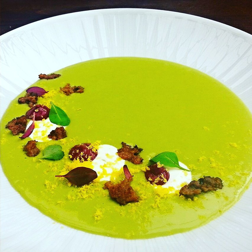 MapleAve147's tweet image. Last nights Forest Tasting. Chilled pea and sorrel soup, currant mint creme fraiche, cured egg yolk, venison sausage