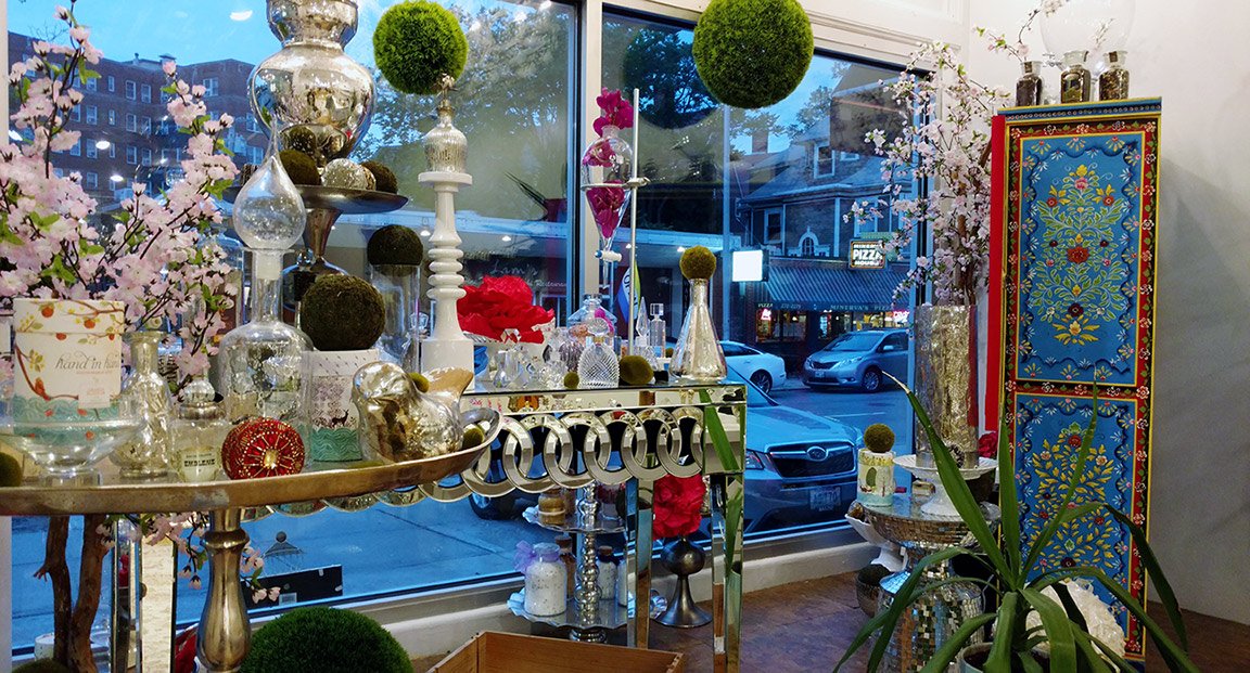 perfumecritic's tweet photo. @provperfumeco Perfumery opens new shop! https://t.co/hm6vWti2P5 #fragrantica @fragrantica #fragrance https://t.co/z65PKKVYaL