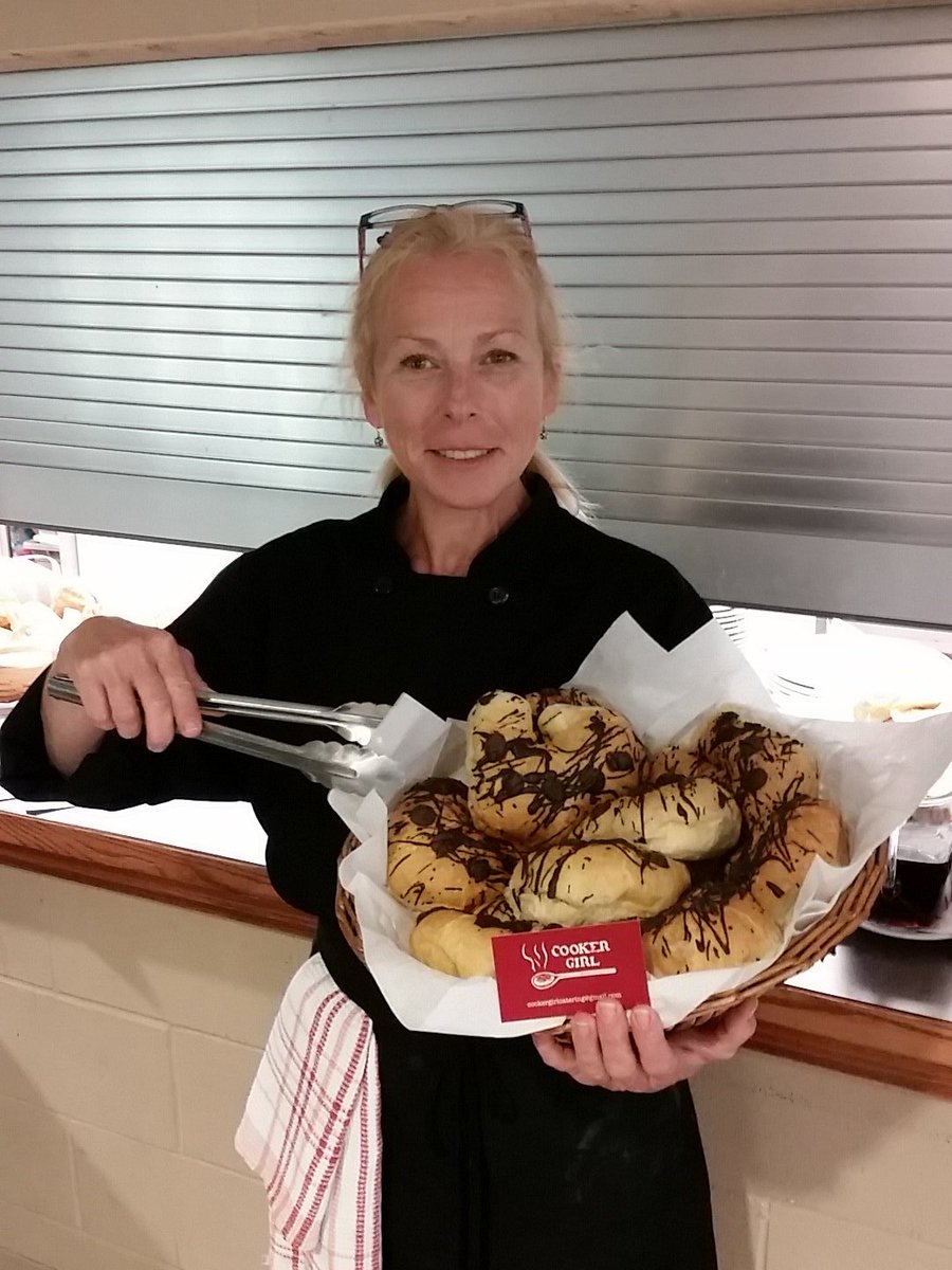curlrkcc's tweet photo. Hey #ygk come to #RKCC to view #quiltofbelonging & enjoy lunch - @cookergirlie selling amazing lunches Thurs to Sun https://t.co/1nG9IIyrjF