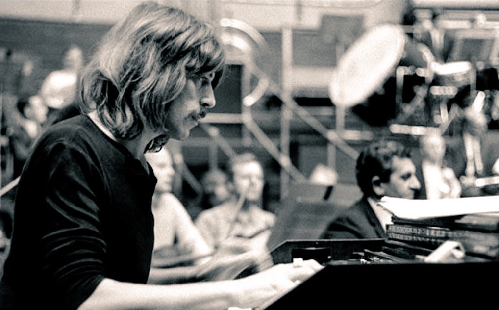 [Holy Man] En 1941 nació Jon Lord, tecladista y compositor de excepción, y uno de los fundadores de Deep Purple.