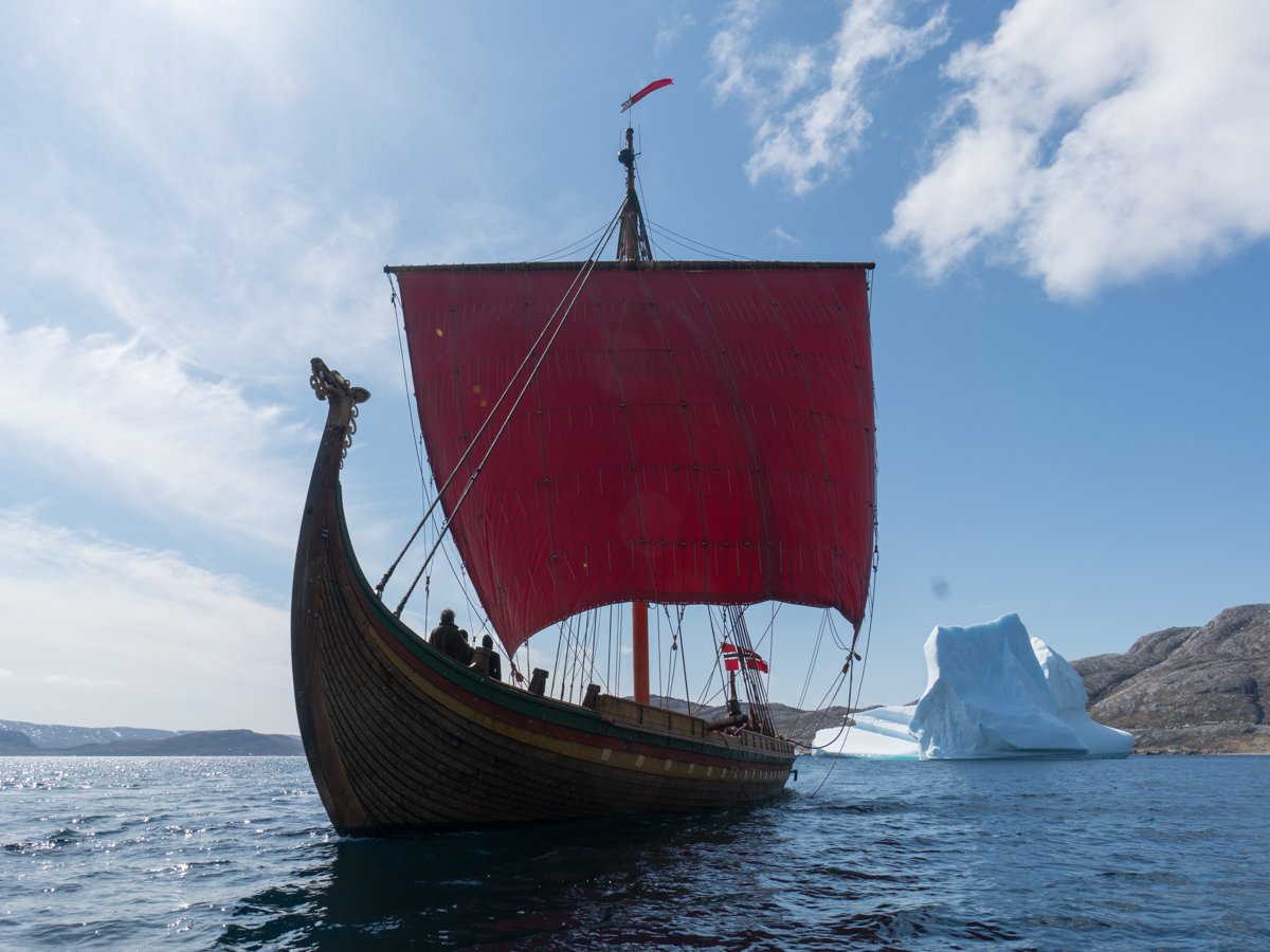 С каким океаном связан корабль викингов. Ладья Драккар викингов. Корабли викингов драккары. Драккар "Харальд Хорфагре". Скандинавский дракар.
