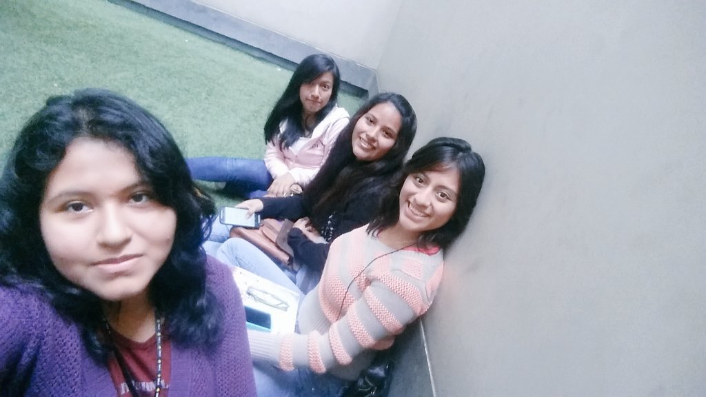 Nathy423's tweet photo. en la @peque2804  @CinthiaJ95 https://t.co/0ETQ8d2lEK