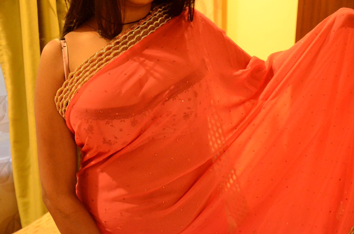 mayakaran30's tweet photo. #indianexhibitionist #saree #indiancouple #exhibitionist

Getting ready for Dinner!! https://t.co/1YM9NWDuFz