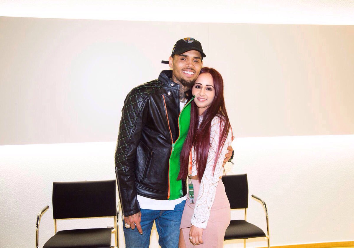 Poccahontasz's tweet photo. God knows I've waited all my life for this moment, now I own it😭😭💞❤ NO DREAM IS EVER TOO BIG🙌 THANK YOU! @chrisbrown https://t.co/iCm6NSpya6