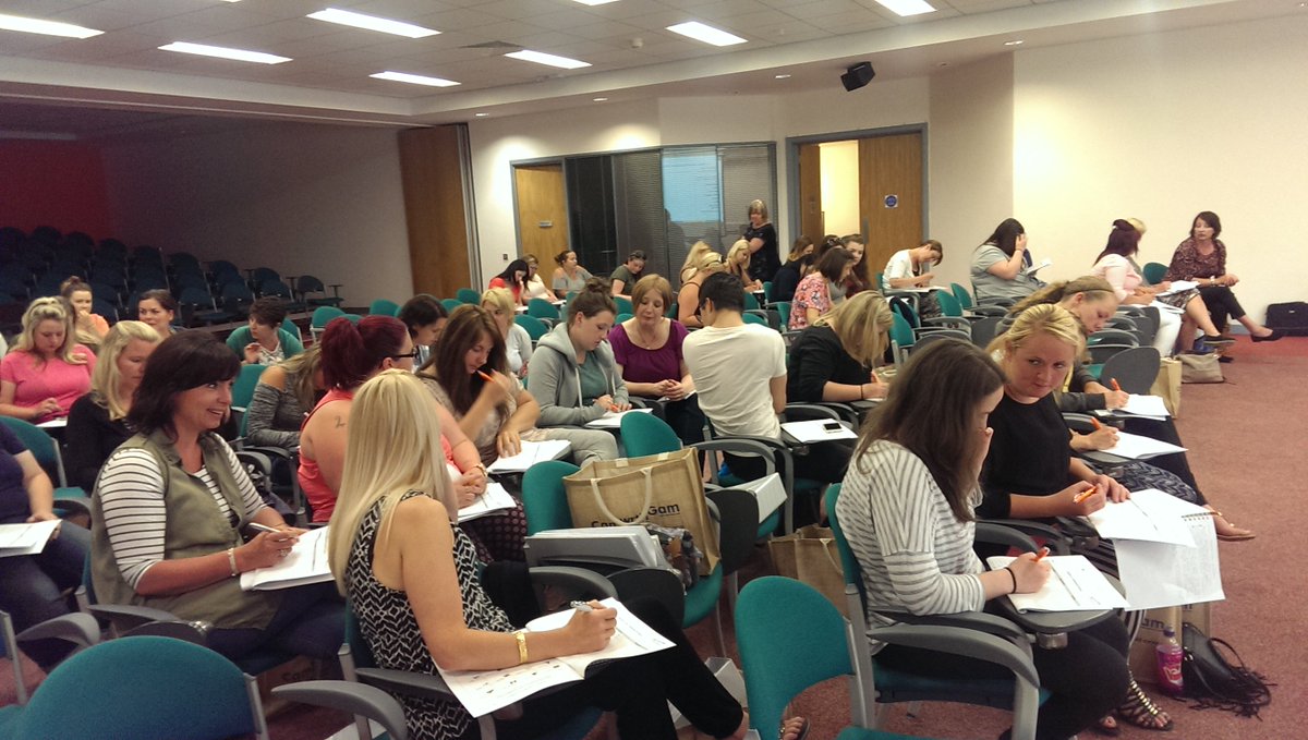 dipl3gofalplant's tweet image. Gweithdy Iechyd a Diogelwch a Cyfnod Sylfaen yn @parcmenai #camwrthgam #diploma #lefel3 #Bangor